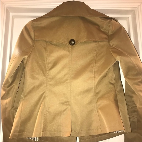 Sold - Camel Burberry Short Trench! - Picture 3 of 7
